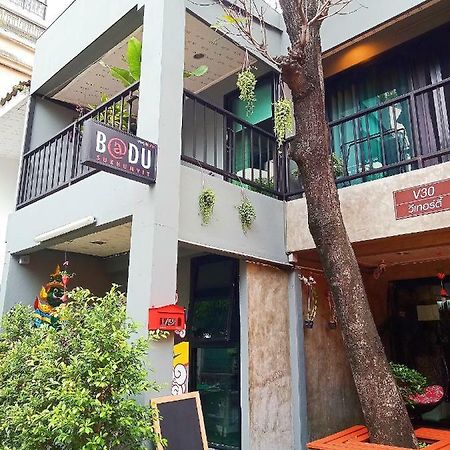 בנגקוק Badu Sukhumvit Dormitory מראה חיצוני תמונה