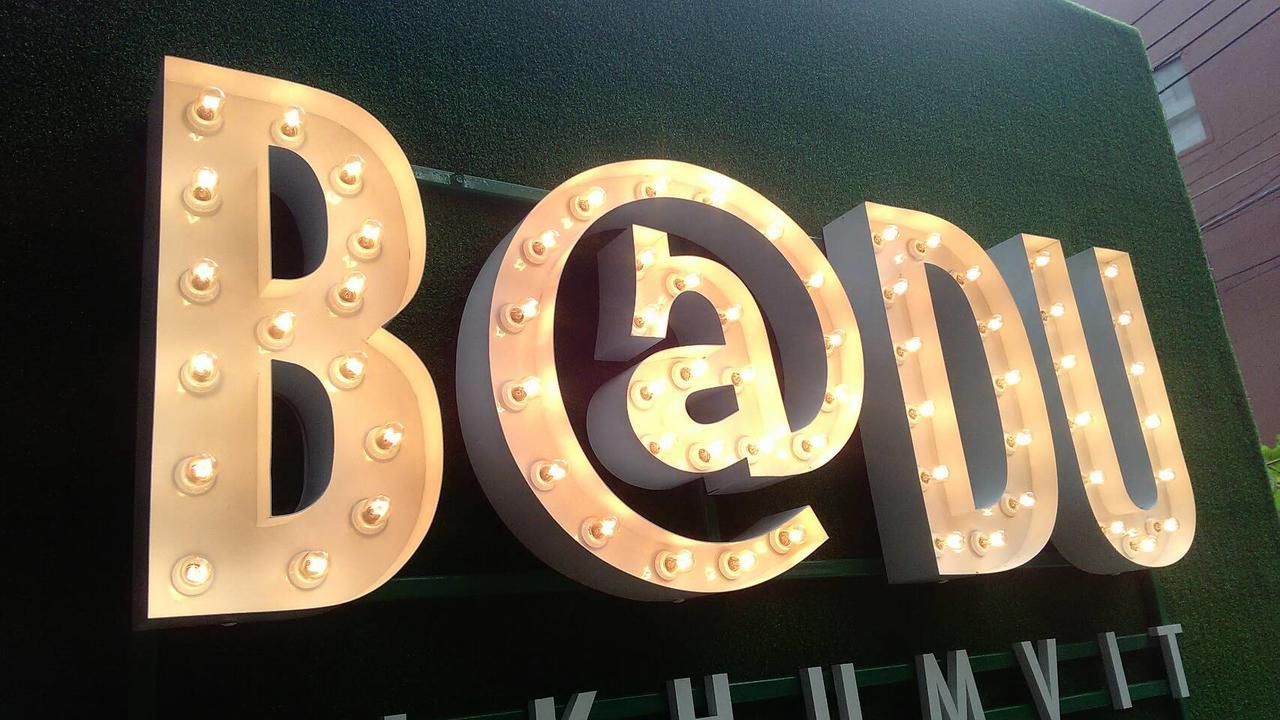 בנגקוק Badu Sukhumvit Dormitory מראה חיצוני תמונה