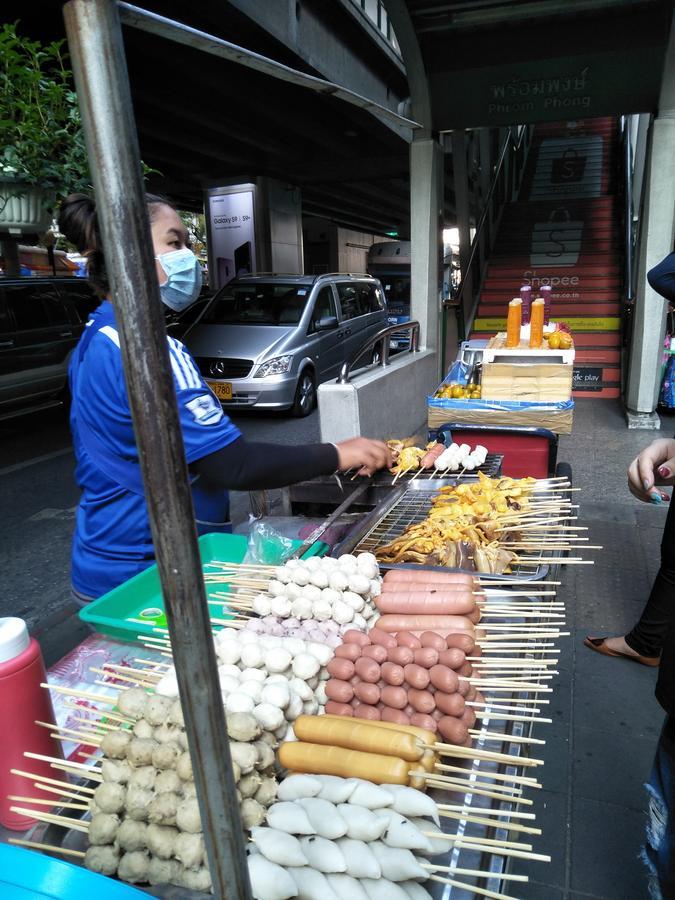 בנגקוק Badu Sukhumvit Dormitory מראה חיצוני תמונה