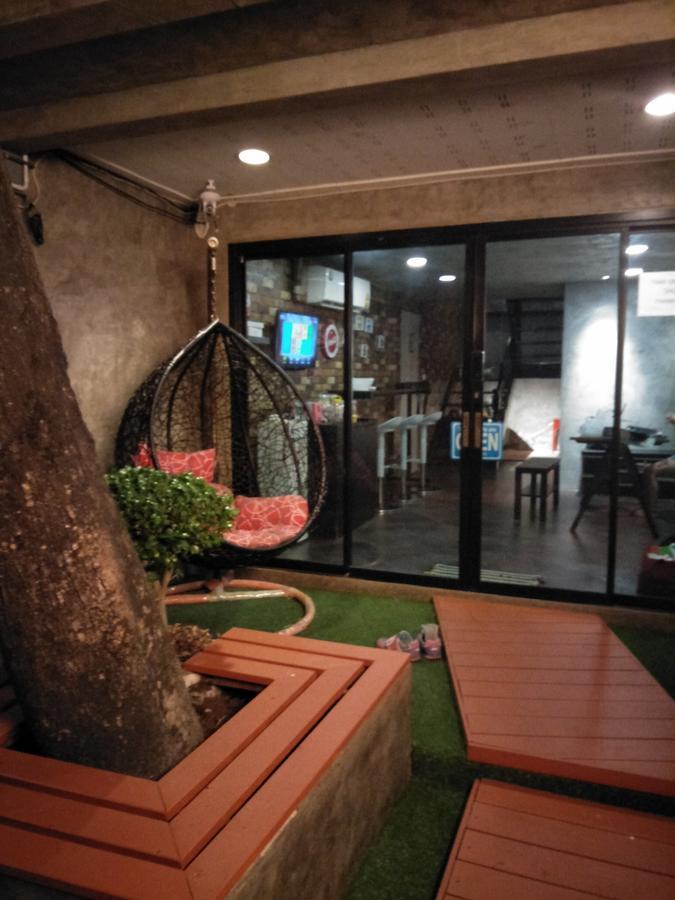 בנגקוק Badu Sukhumvit Dormitory מראה חיצוני תמונה
