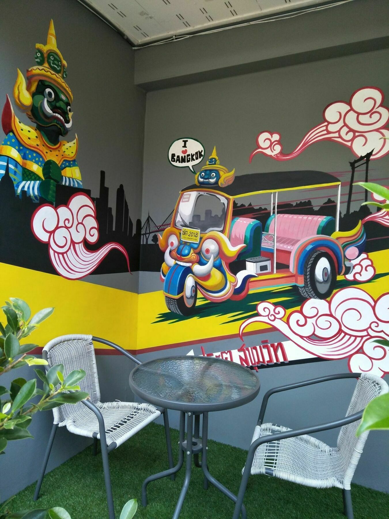 בנגקוק Badu Sukhumvit Dormitory מראה חיצוני תמונה