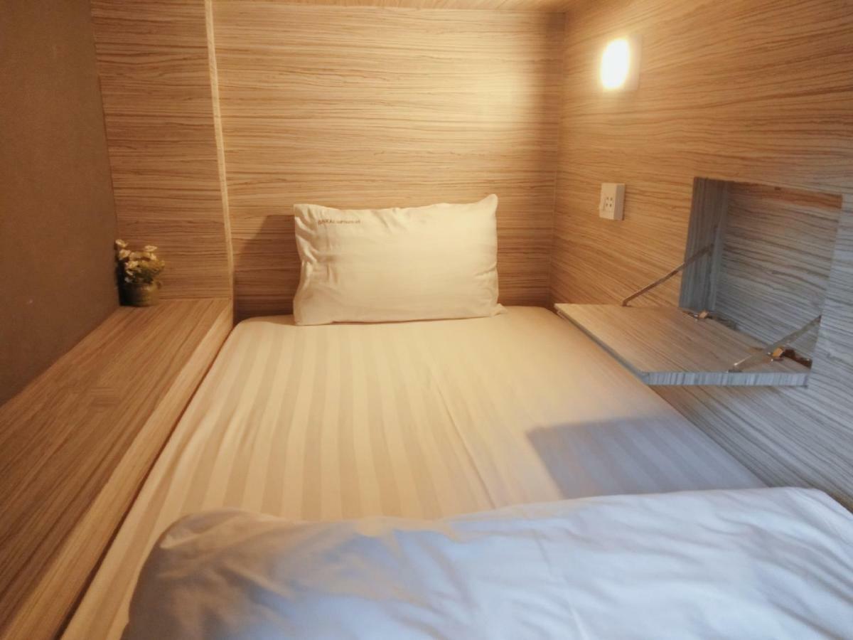 בנגקוק Badu Sukhumvit Dormitory מראה חיצוני תמונה