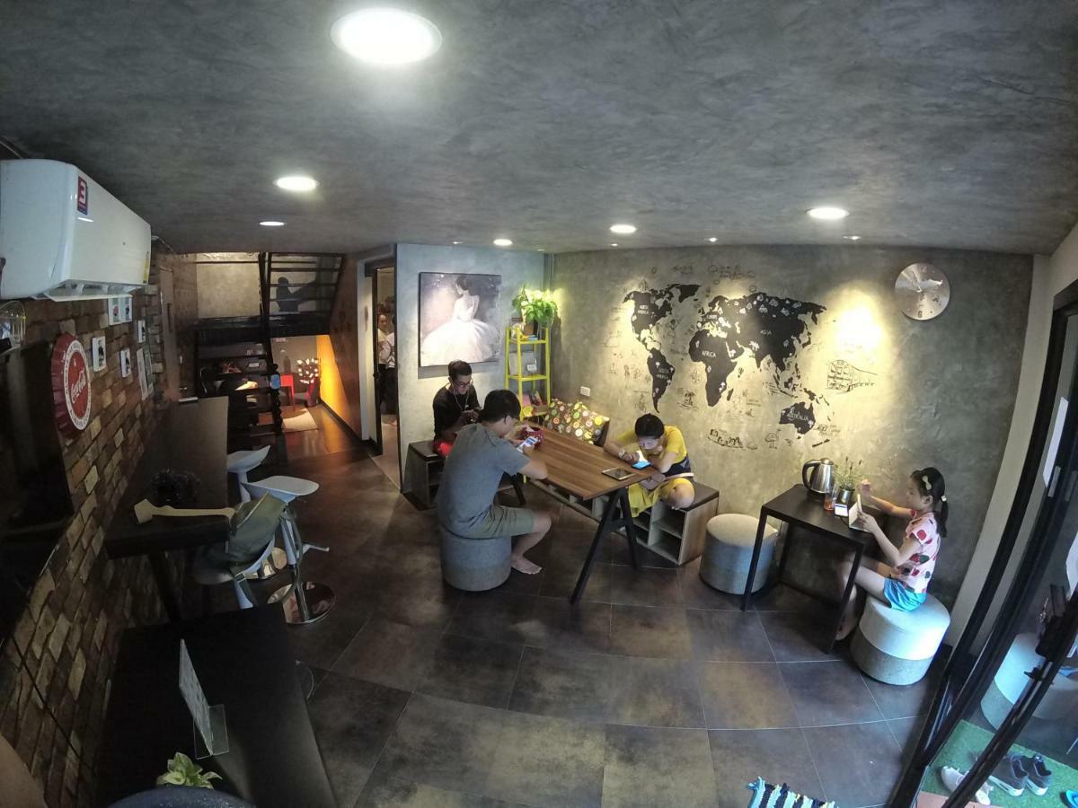 בנגקוק Badu Sukhumvit Dormitory מראה חיצוני תמונה