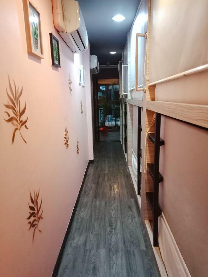 בנגקוק Badu Sukhumvit Dormitory מראה חיצוני תמונה