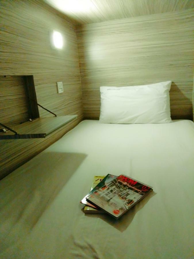 בנגקוק Badu Sukhumvit Dormitory מראה חיצוני תמונה
