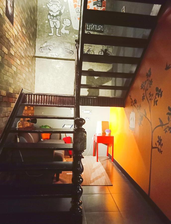בנגקוק Badu Sukhumvit Dormitory מראה חיצוני תמונה